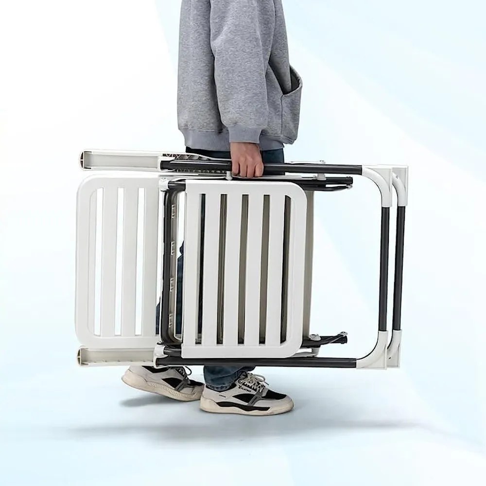 Összecsukható kerti szék lábtartóval