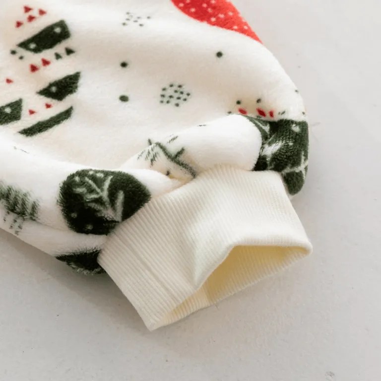 báránybunda hatású kapucnis, ujjas pléd WINTER HEARTS, színes kivitel