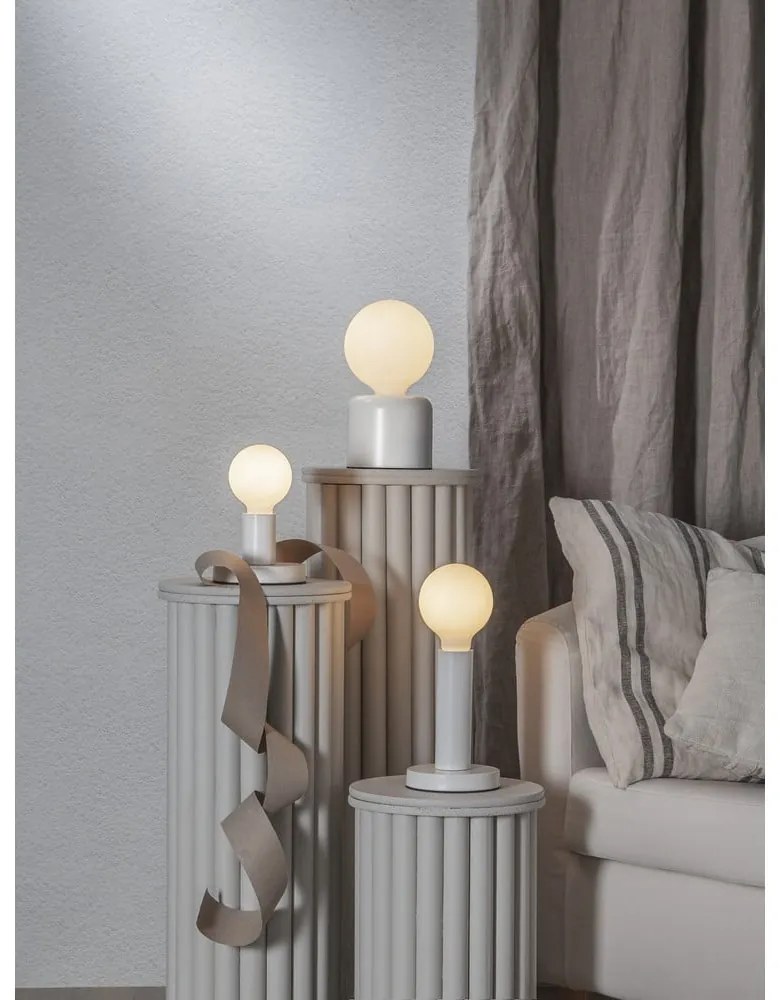 Meleg színű LED szabályozható izzó E27, 5 W – Star Trading