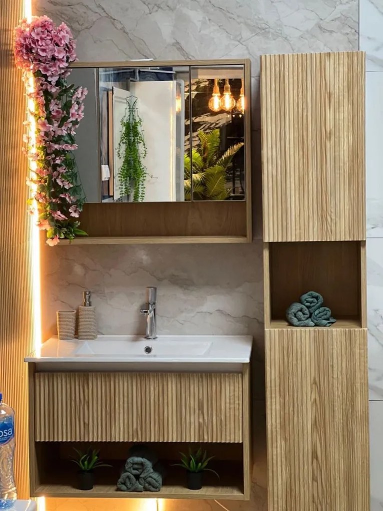 TMP SLIM STRIPE tükrös szekrény - 75 x 65 cm