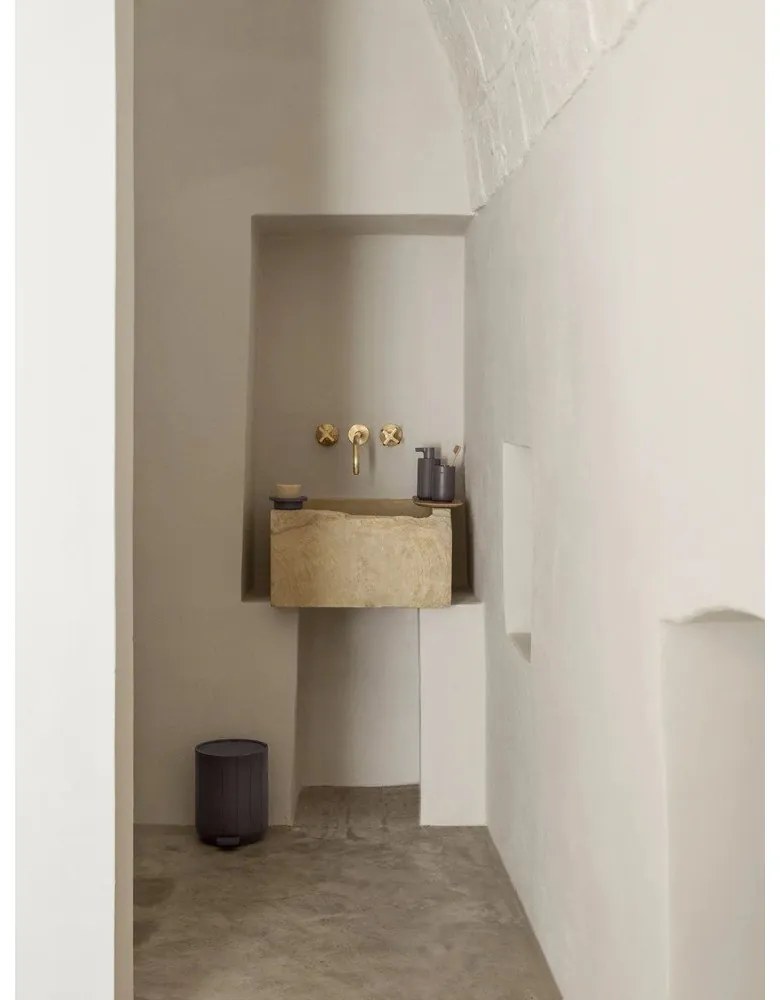 Szürke poligyanta szappantartó Kua – Blomus