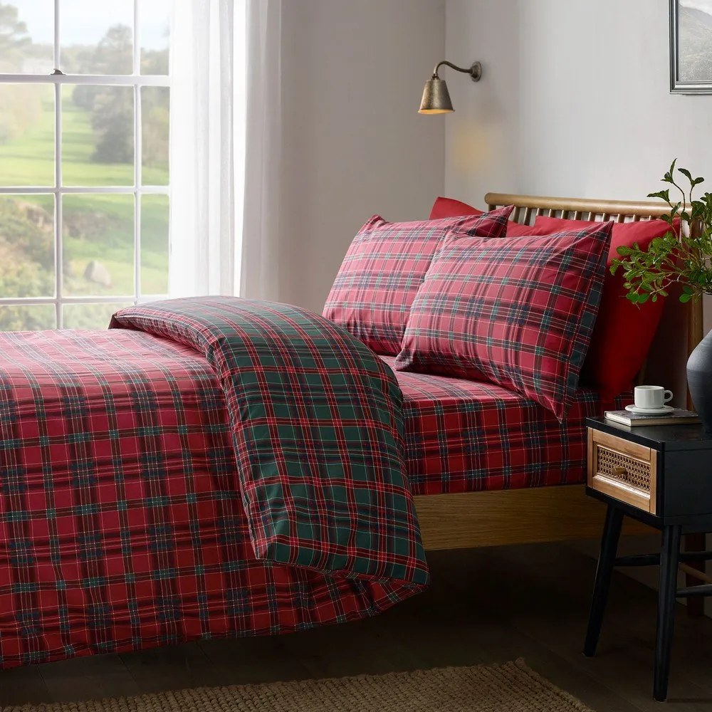 Piros-sötétzöld egyszemélyes ágyneműhuzat 135x200 cm Tartan Check – Catherine Lansfield