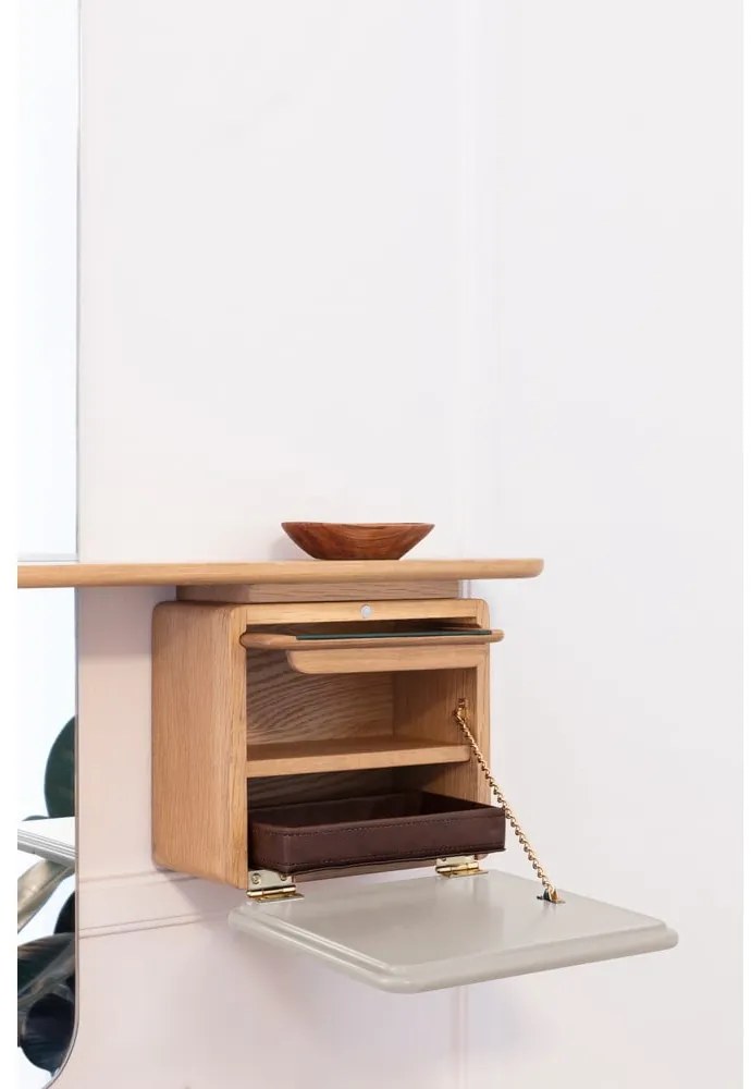 Fehér-natúr színű előszoba bútor tölgyfa dekorral One More Look – UMAGE