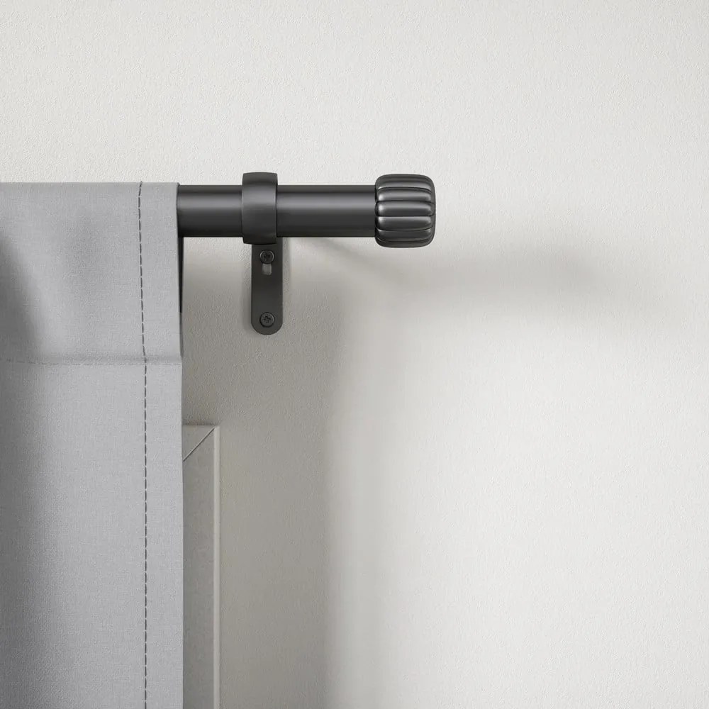 Matt fekete acél bővíthető függönykarnis 168 - 305 cm Cleo – Umbra