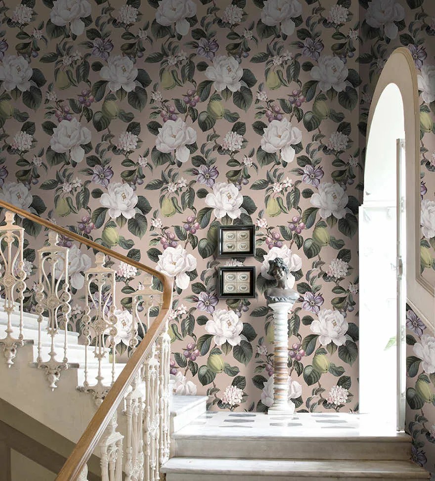 Holden Decor Tales of the Manor Pendula lila-púder gyümölcsös vlies tapéta – 91910
