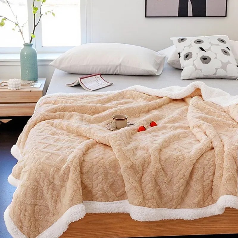 Meleg bárány takaró Homa KOBELA BEIGE