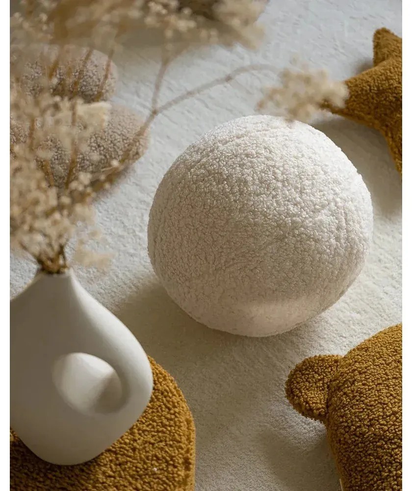 Krémszínű buklé párna gyerek kanapéhoz Ball – Wigiwama