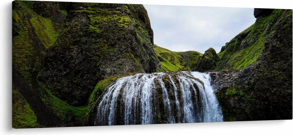 Egy szikla képe vízeséssel (120x50 cm)