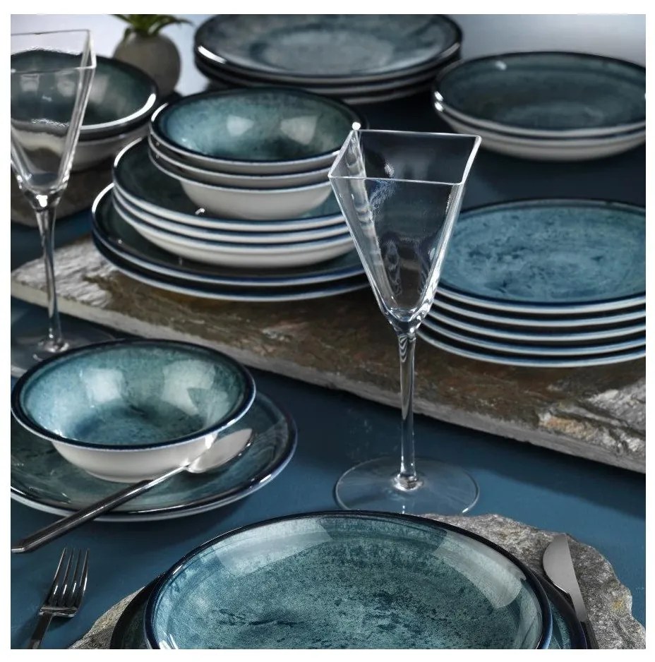 18 darabos kék porcelán étkészlet