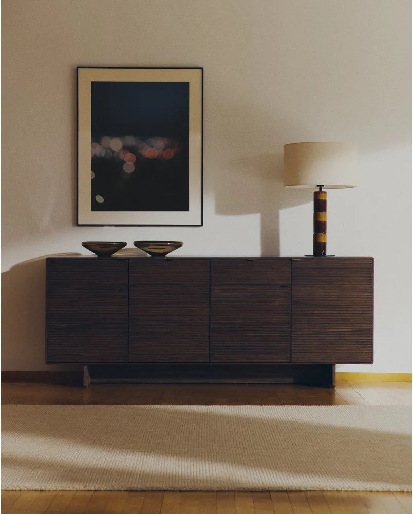 Sötétbarna komód diófa dekorral 194,5x78x45 cm Norlen – Kave Home