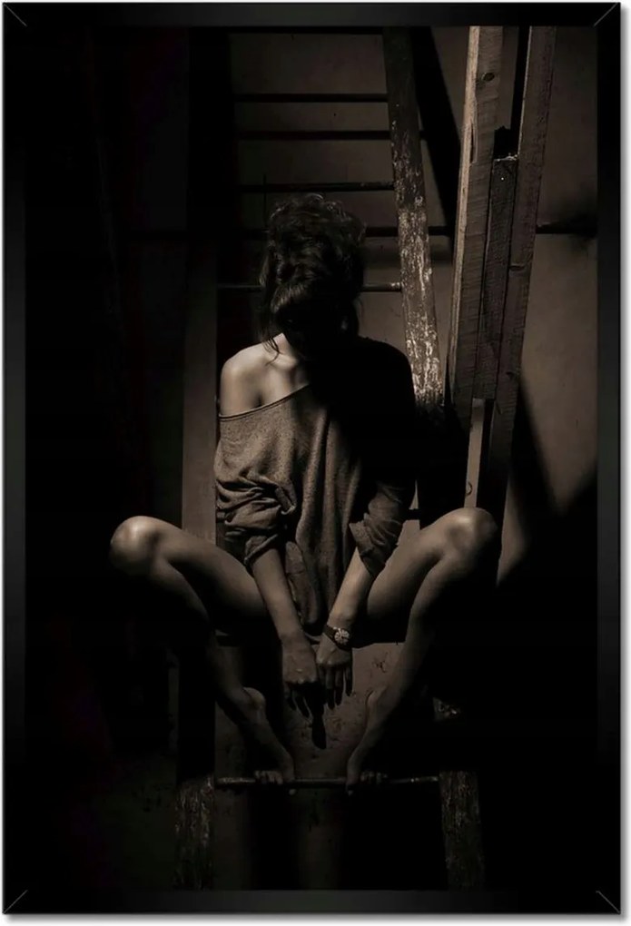 Poszterek keretben 40x60 Szépia lány