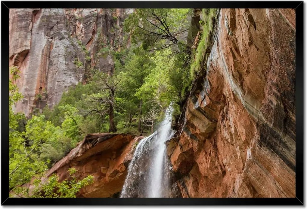 Poszterek keretben 60x40 Gyönyörű vízesés Hegyek