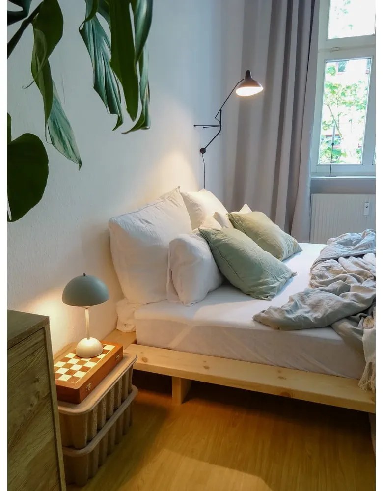Natúr színű borovi fenyő egyszemélyes ágy ágyráccsal 90x200 cm Japan – Karup Design