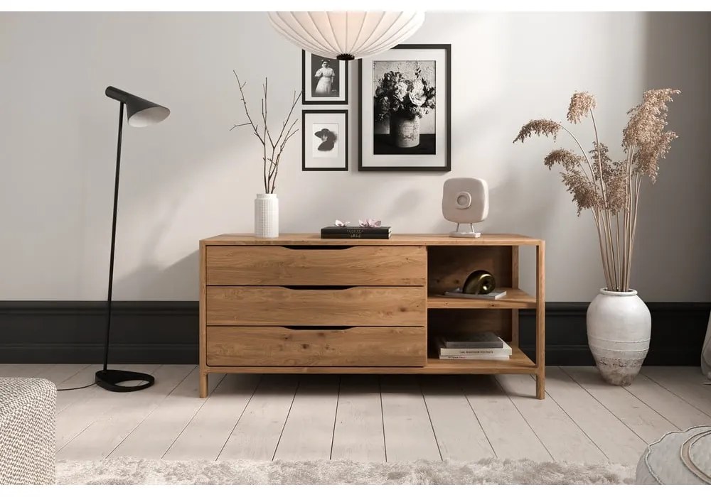 Natúr színű tölgyfa alacsony komód 140x64 cm Twig – The Beds