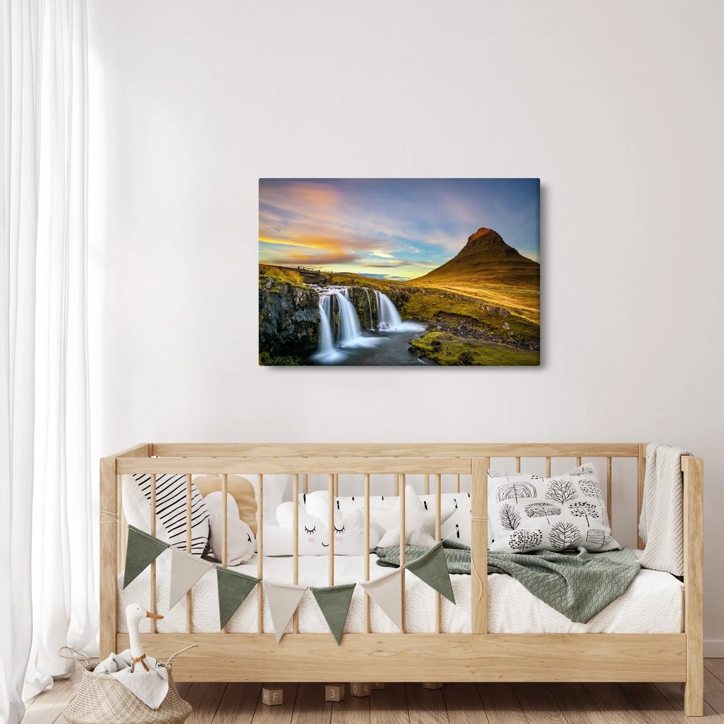 Kép a hegyekről és vízesésekről Izlandon (90x60 cm)