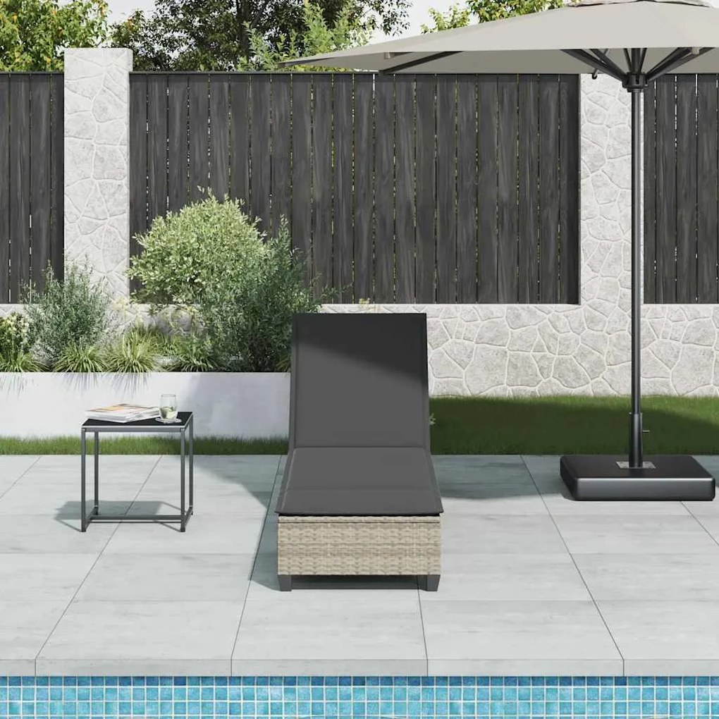 világosszürke polyrattan napozóágy párnákkal 55x200x25,5 cm