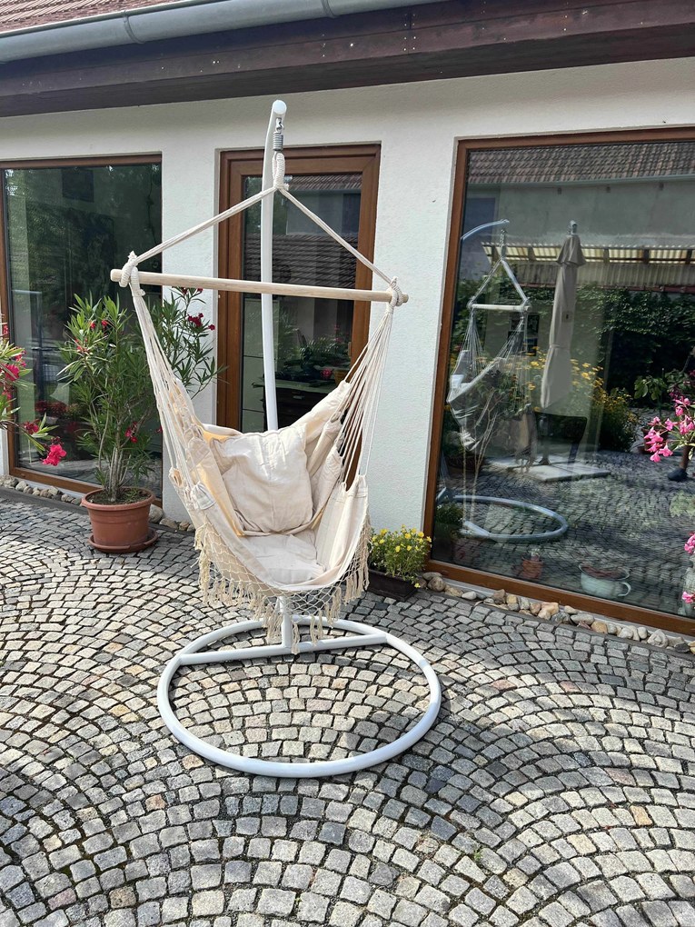 PALAK bézs függőszék fekete állvánnyal