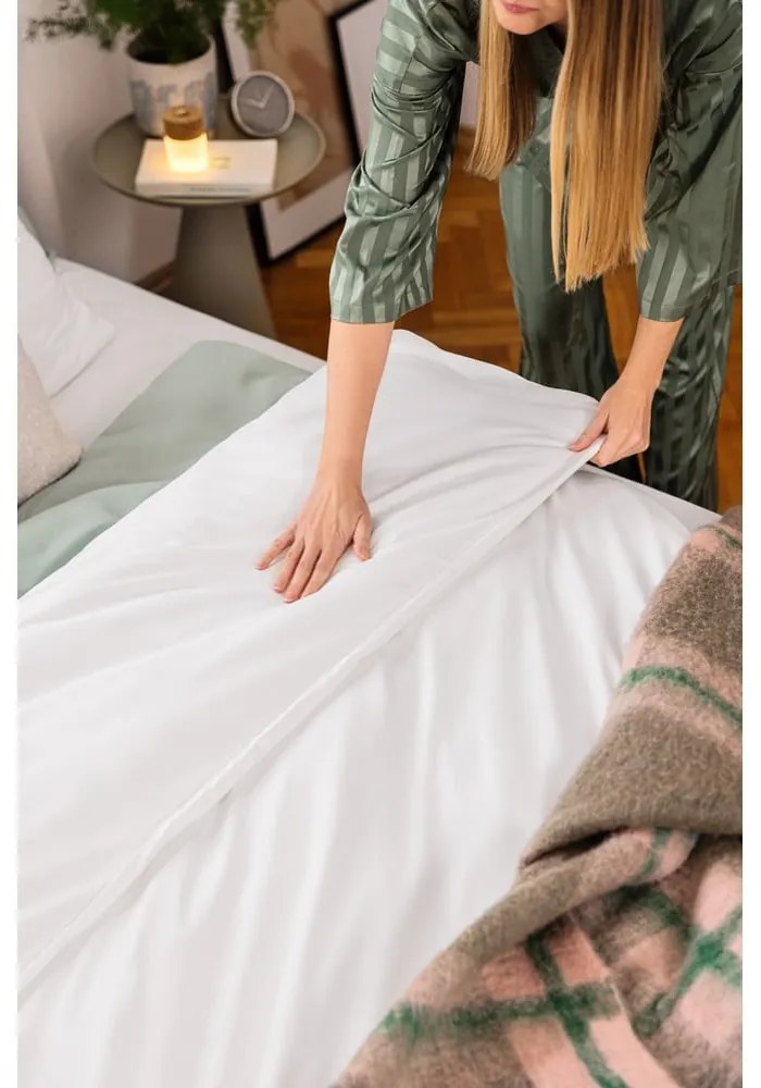 Fehér kétszemélyes hosszabbított mikroszatén ágyneműhuzat 200x220 cm Basic – Bonami Essentials