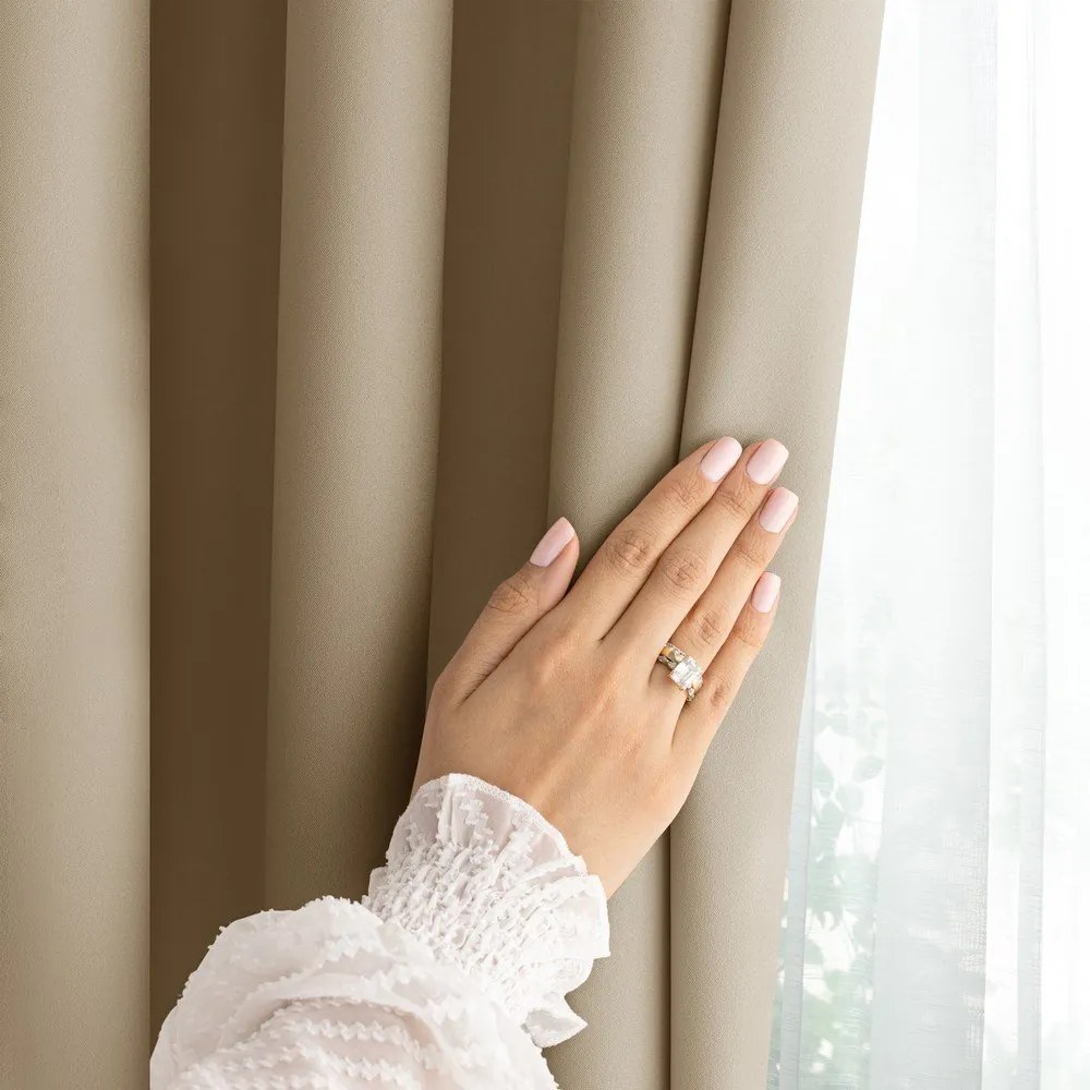 Bézs dimout (részleges sötétítő) függöny 140x270 cm Carli – Restilo