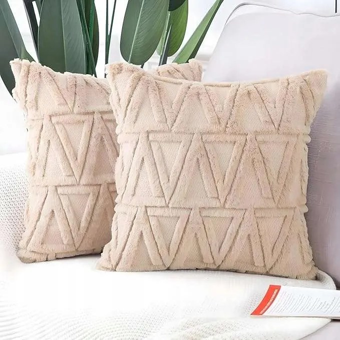 Párnahuzat 40x40 dekor plüss háromszög bézs 2 db