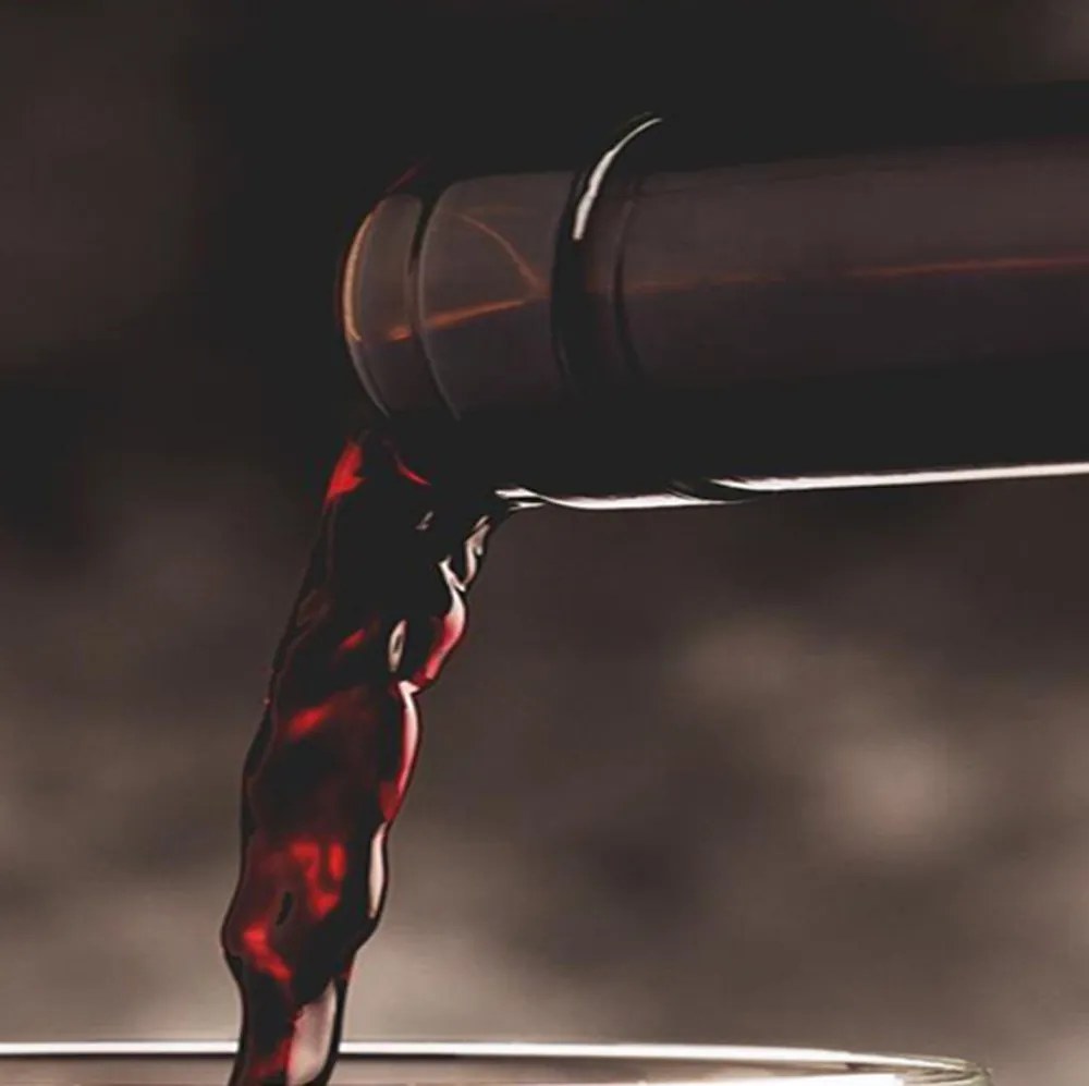 Gario Paraván Ideje egy pohár bornak Méret: 110 x 170 cm, Kivitelezés: Forgó paraván 360°