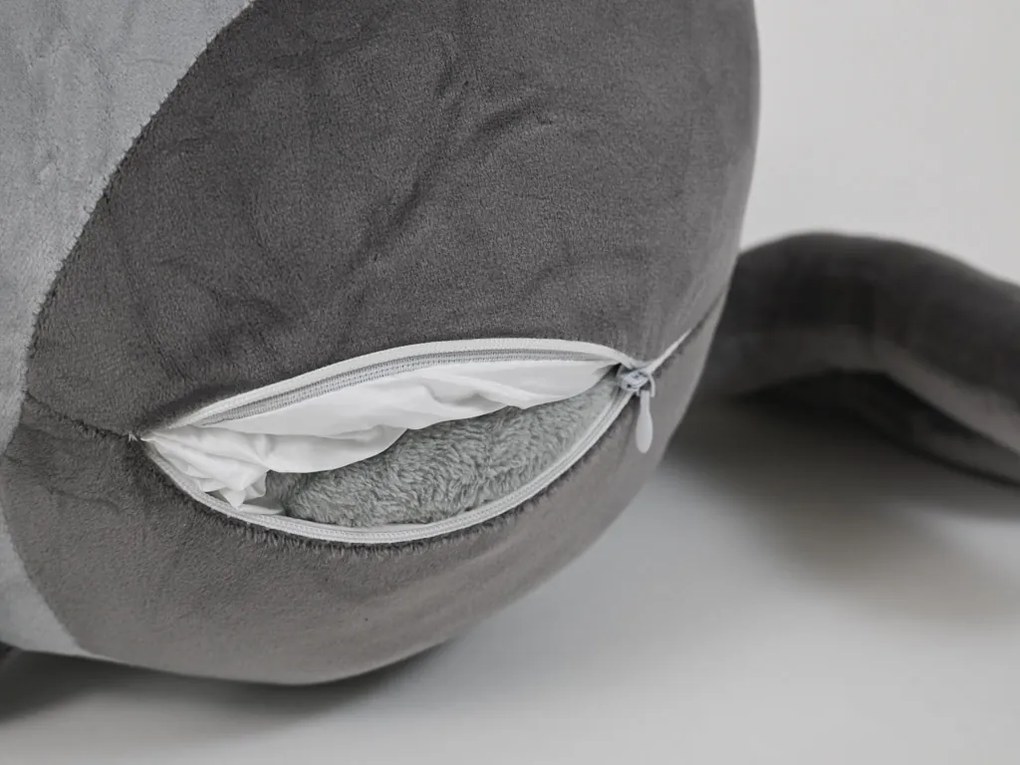 Plüss PÓK szürke babatakaróval belül