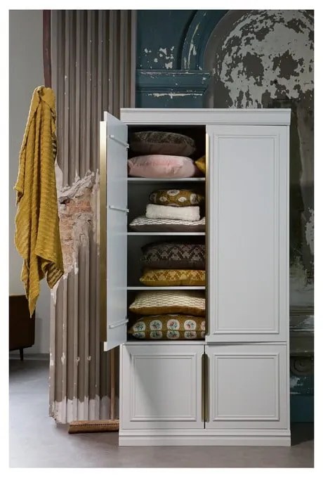 Világosszürke borovi fenyő ruhásszekrény klasszikus ajtóval 110x215 cm Organize – BePureHome