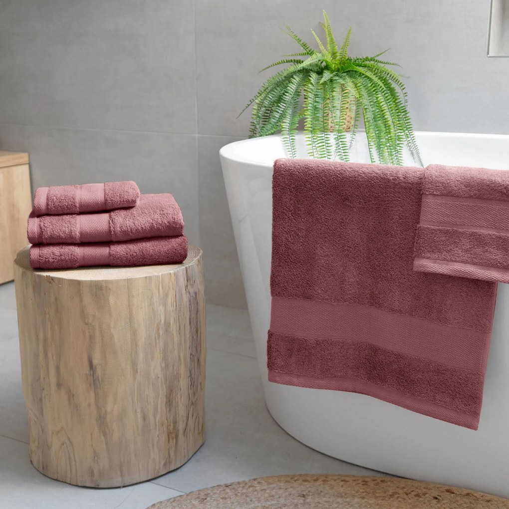 Goldea bambuszszálas törölköző és fürdőlepedő - pasztell borvörös 50 x 100 cm