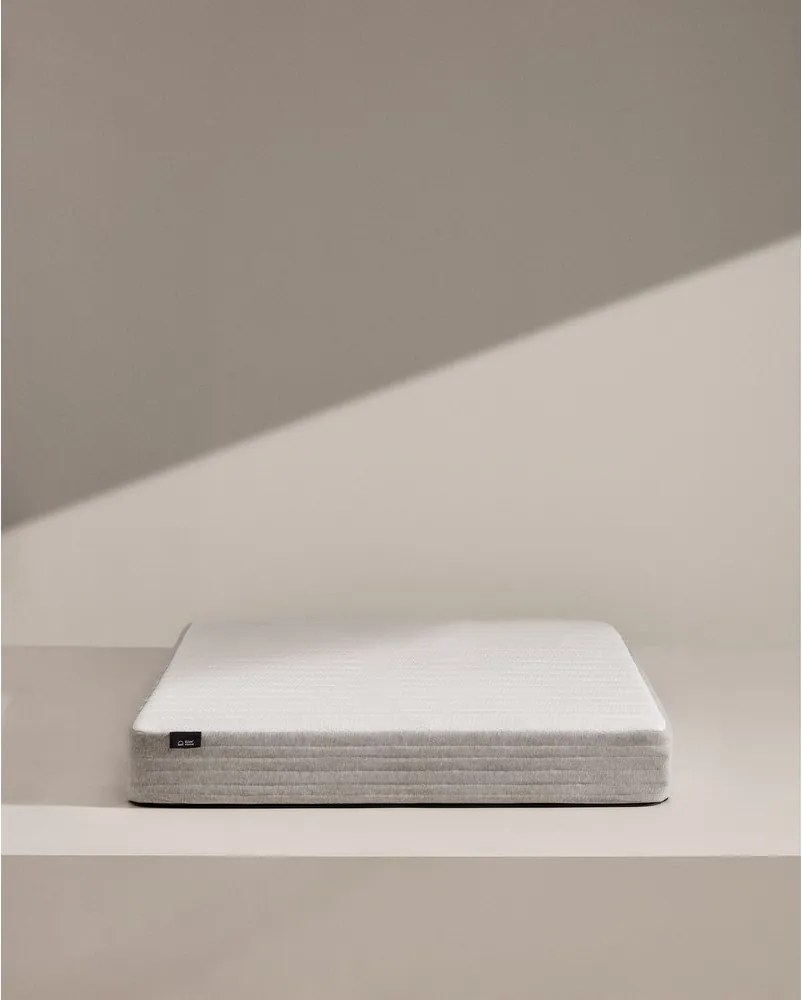 Közepes keménységű hőszabályozó hab matrac 135x190 cm Yoko – Kave Home