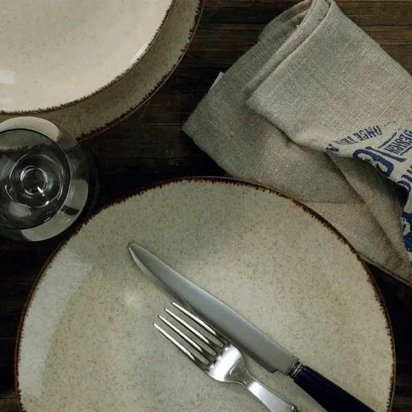 18 darabos bézs porcelán étkészlet