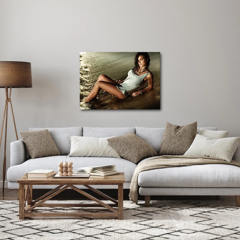 Egy nő a tengerparton képe (70x50 cm)