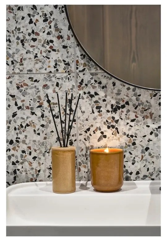 Illatos gyertya, égési idő 30 ó Iris Spicy Sandalwood – Villa Collection