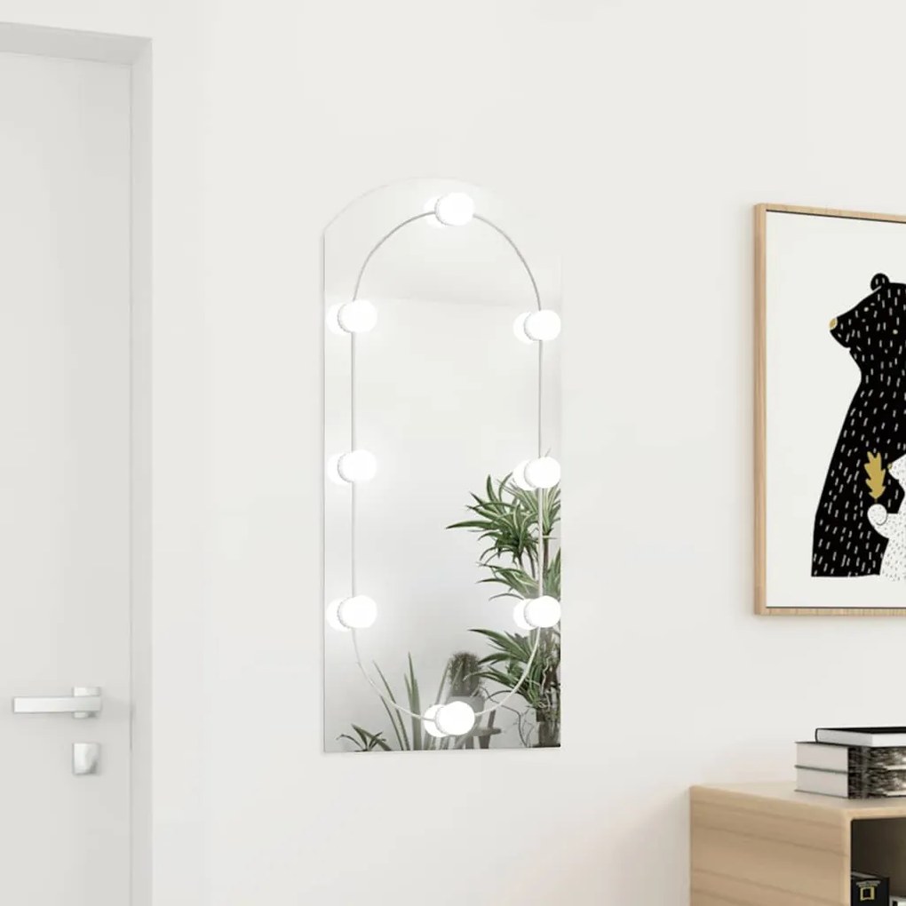 ívelt üvegtükör LED-lámpákkal 90 x 45 cm