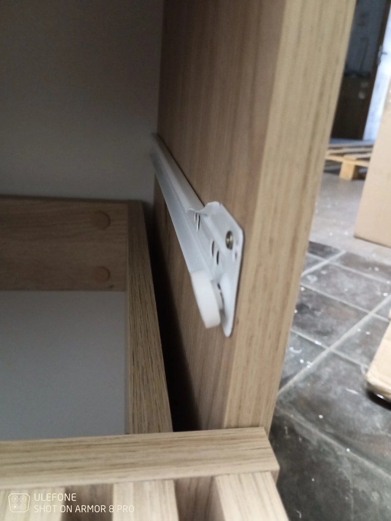 AKCIÓ Éjjeliszekrény ENTSIAN 40x40cm, artisan tölgy II. osztály