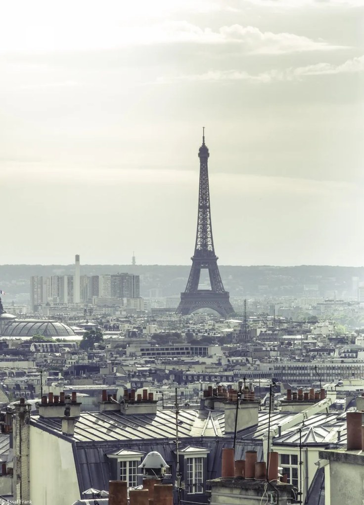 Poszter 20,5x28,4cm Az Eiffel-torony a Montmartre-i lakás ablakán keresztül látható