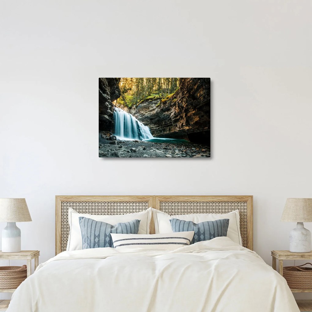 Erdei vízesés képe (70x50 cm)