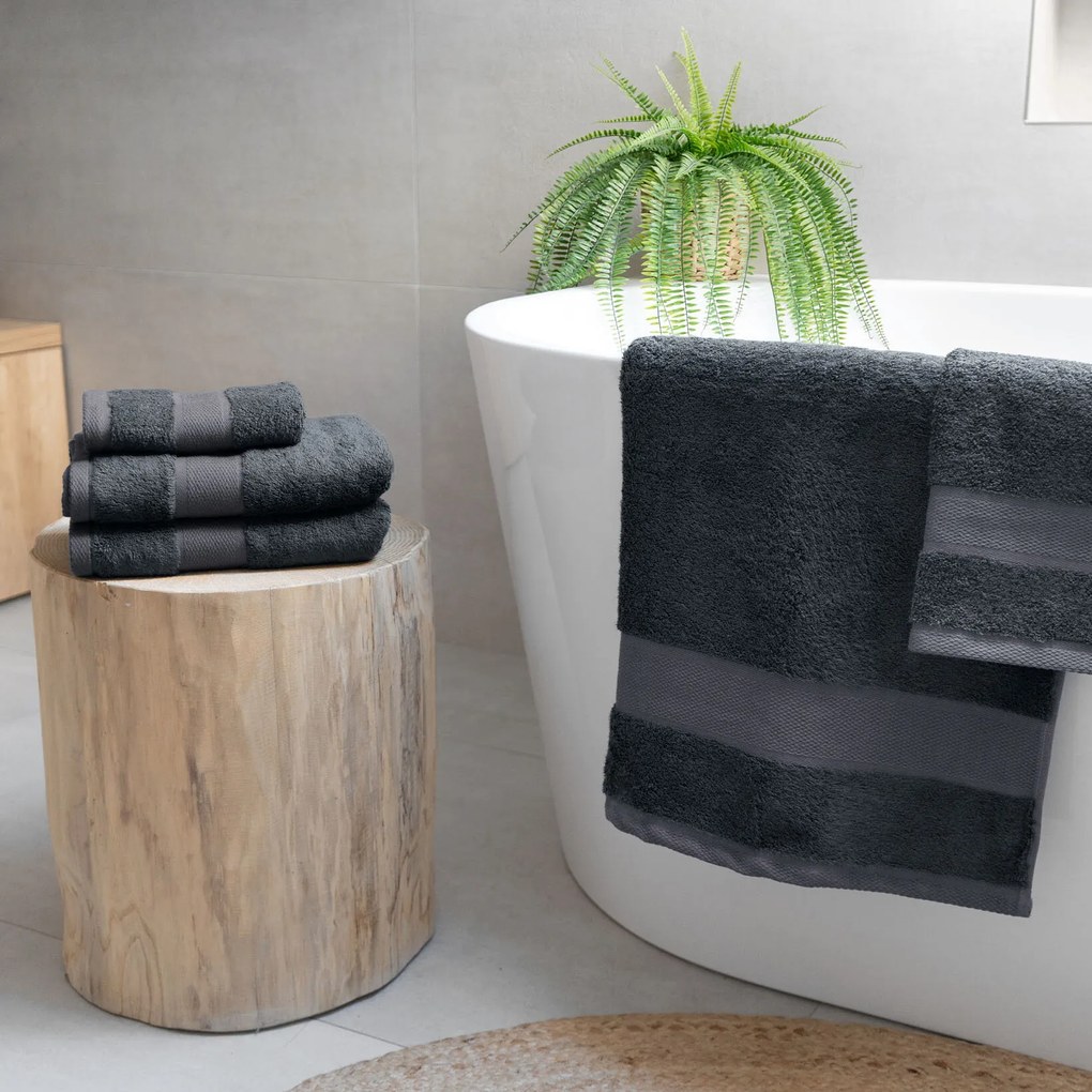 Goldea bambuszszálas törölköző és fürdőlepedő - antracitszínű 30 x 50 cm