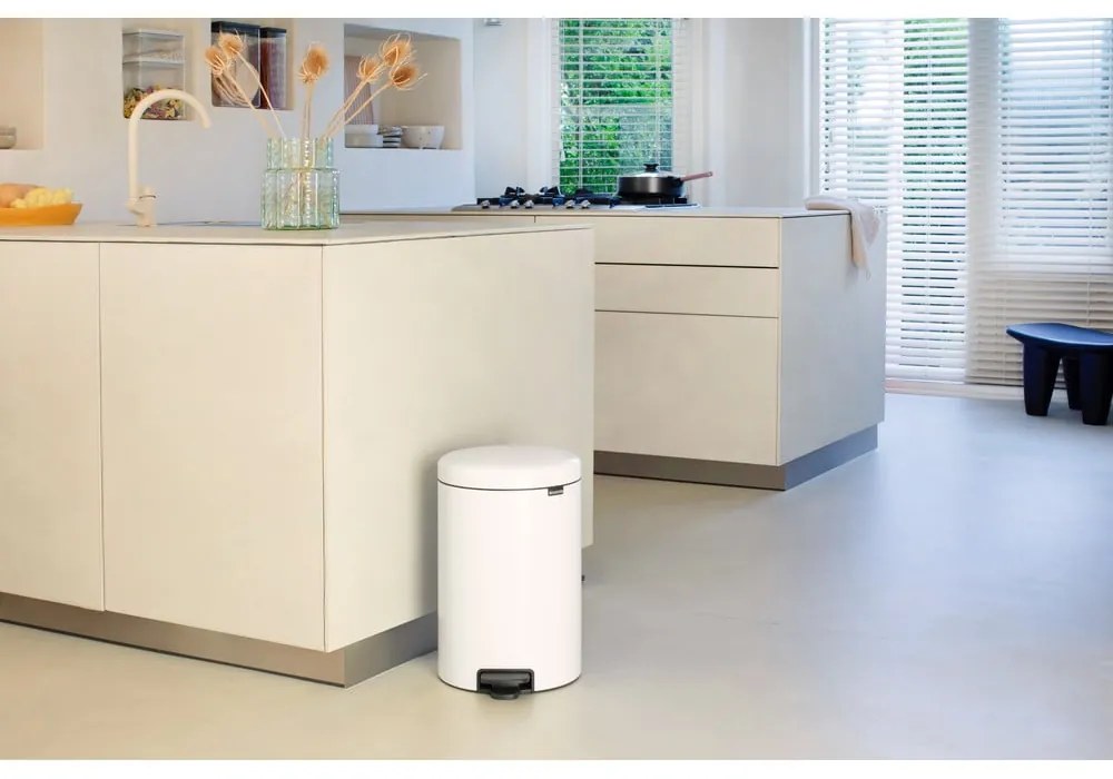 Fehér acél pedálos szemetes 20 l NewIcon – Brabantia