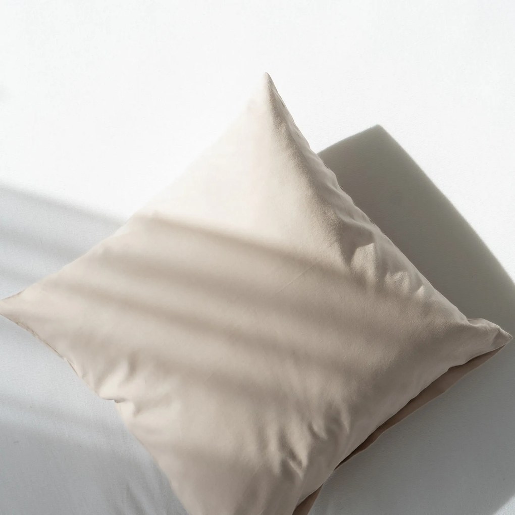 Goldea pamut párnahuzat - latte 30 x 50 cm