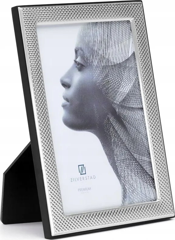 Klasszikus képkeret ezüstözött fa hátlap díszítéssel 10x15 cm