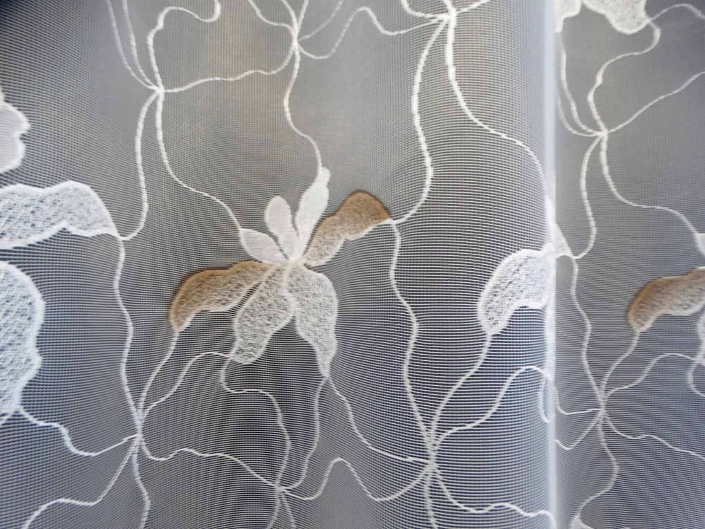 Mg Függöny 125/833 Fehér virágok Barna 400x250cm Kész Szalaggal M