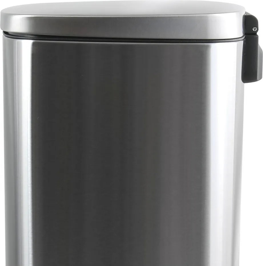 Matt ezüstszínű acél pedálos szemetes 50 l Akira – Spirella