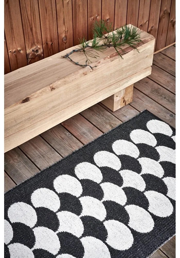 Fekete-krémszínű kültéri-beltéri futószőnyeg 70x150 cm Poppy Black Vanilla – Pappelina