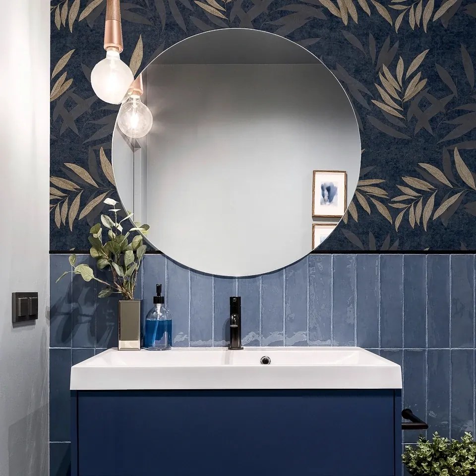 Arthouse Signature 1 Luxury Leaf arany-sötétkék leveles vlies tapéta – 299301