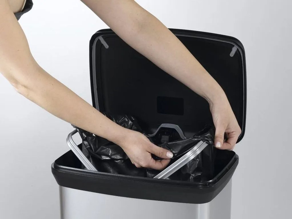 CURVER DECO BIN pedálos fémhatású szemetes 50L, ezüst 187177 (02162-582)