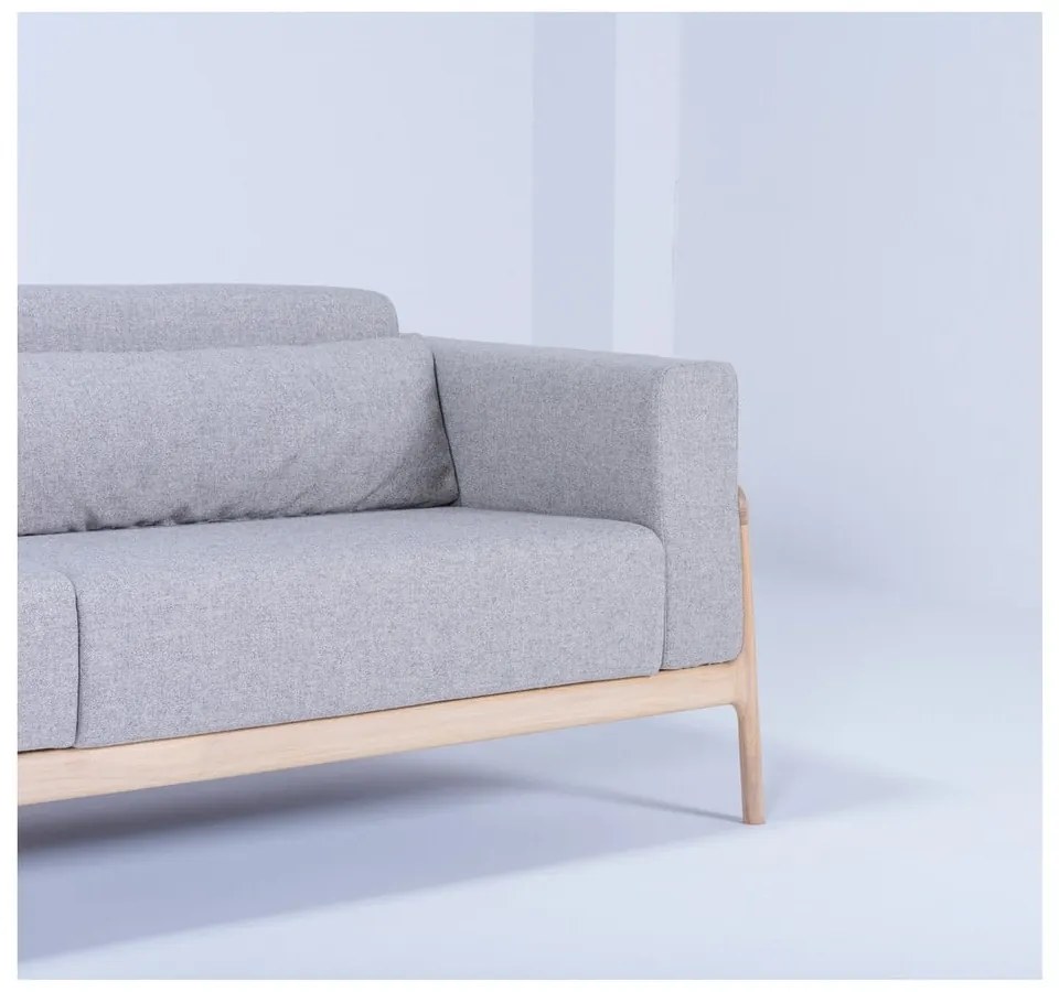 Fawn szürke kanapé tölgyfából, 210 cm - Gazzda