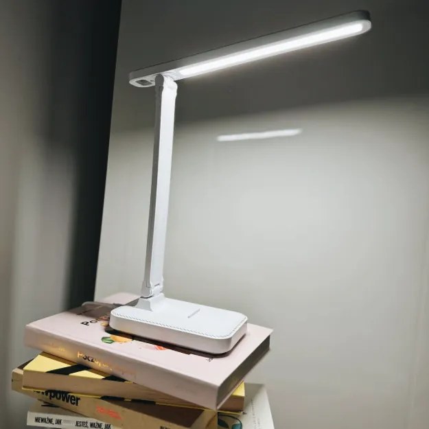 LED asztali lámpa állítható karral és telefontartóval