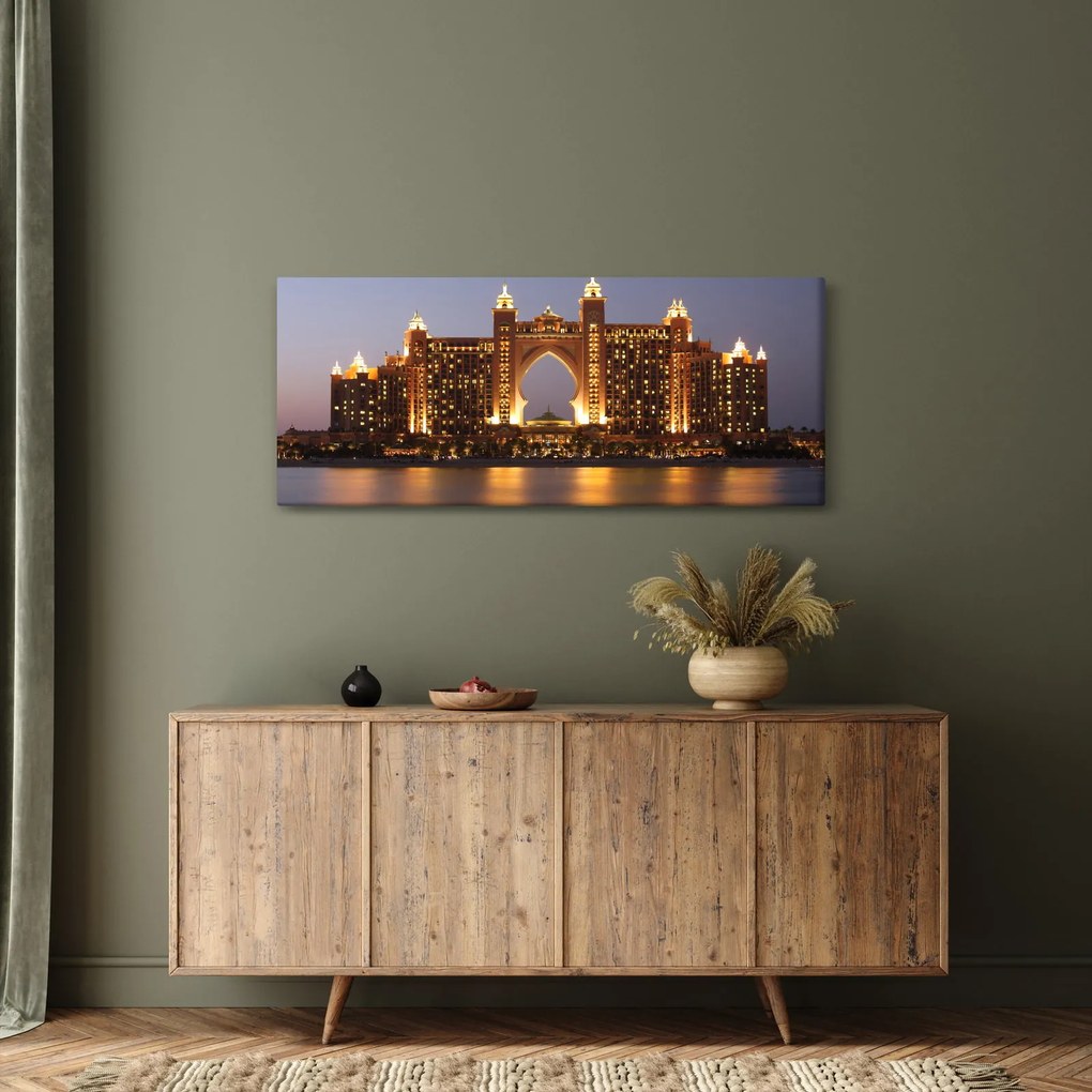 Kép egy épületról Dubajban (120x50 cm)