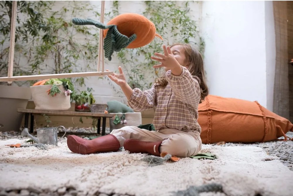 Gyerek párna Cathy the Carrot – Lorena Canals