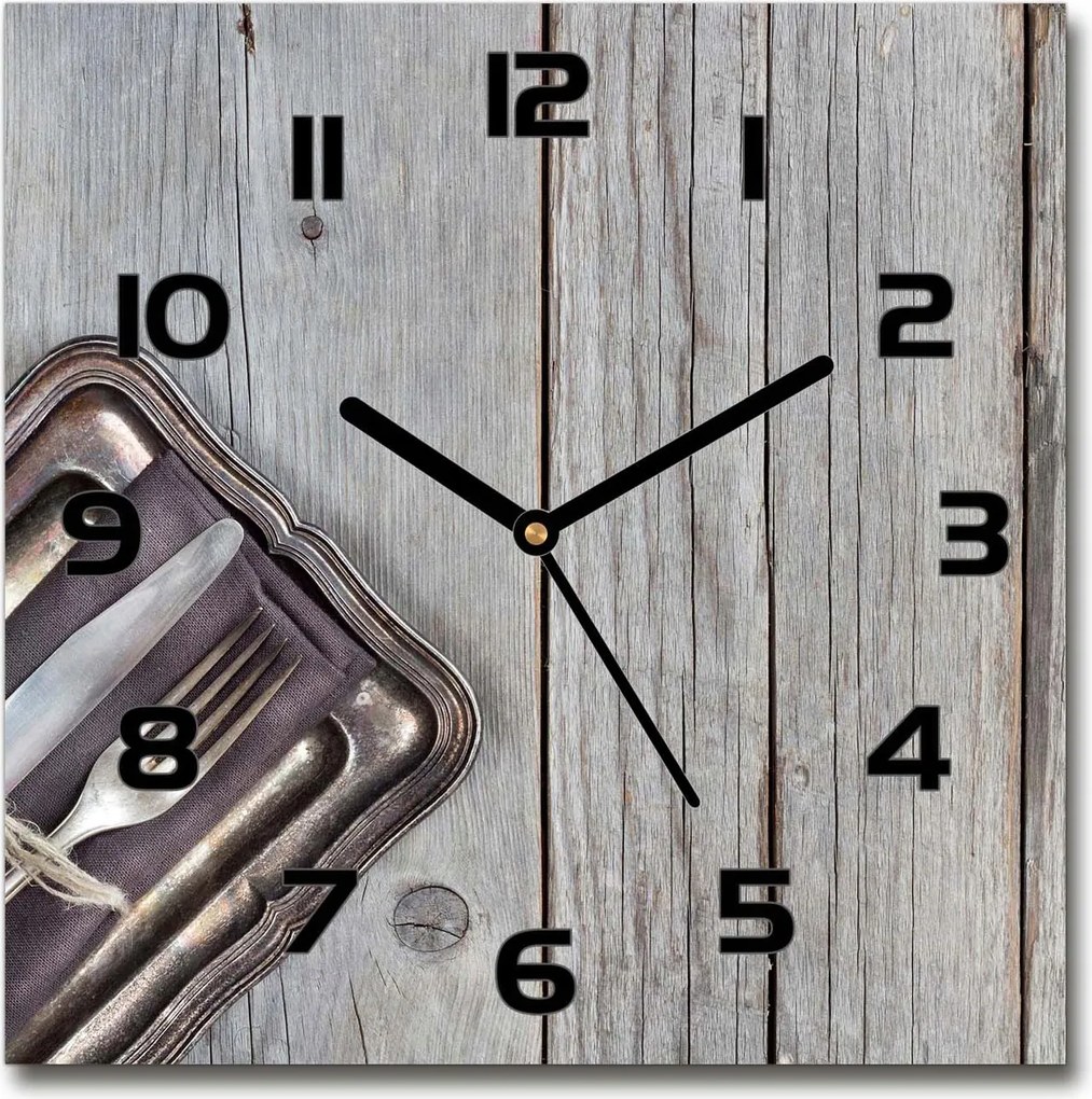 Négyzet alakú üveg falióra Evőeszközök deszkákon 30x30